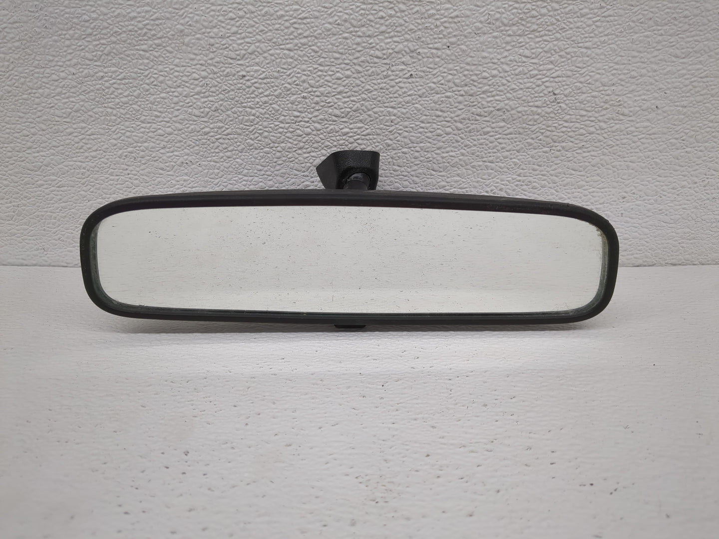 2018-2021 Hyundai Kona Interior Rear View Mirror Replacement OEM P/N:E13049848 Fits OEM Used Auto Parts - Oemusedautoparts1.