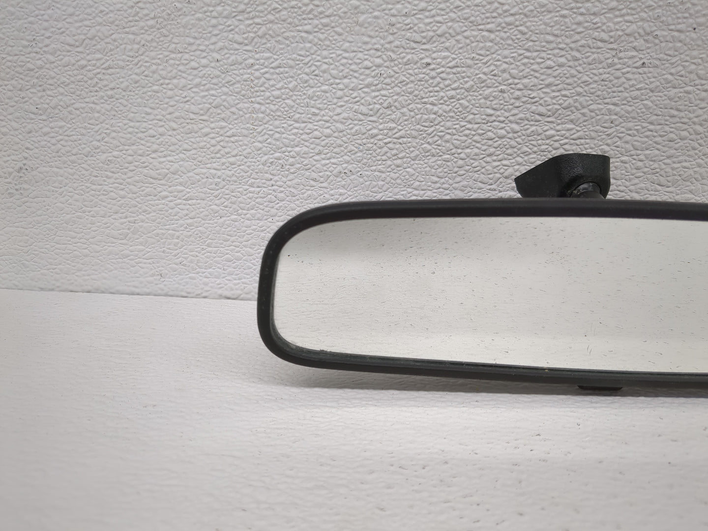 2018-2021 Hyundai Kona Interior Rear View Mirror Replacement OEM P/N:E13049848 Fits OEM Used Auto Parts - Oemusedautoparts1.