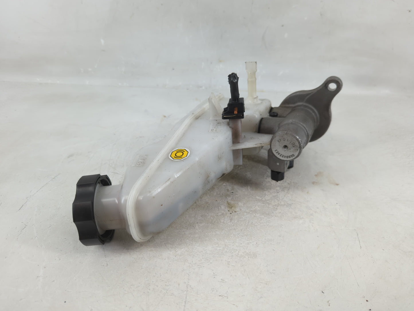 2018-2021 Hyundai Kona Brake Master Cylinder 1208628 - Oemusedautoparts1.com