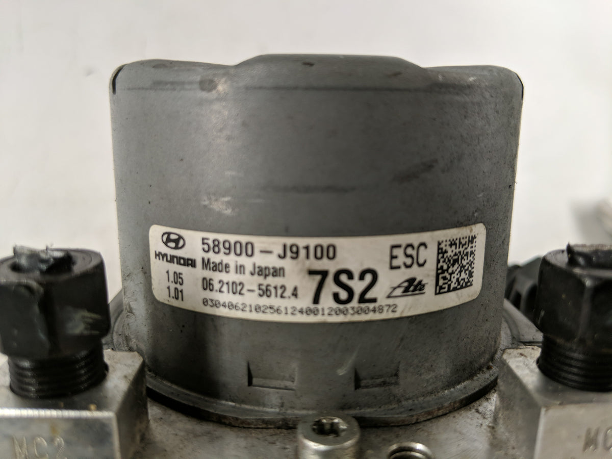 2018-2021 Hyundai Kona ABS Pump Control Module Replacement P/N:58900-J9100 Fits Fits 2018 2019 2020 2021 OEM Used Auto Parts