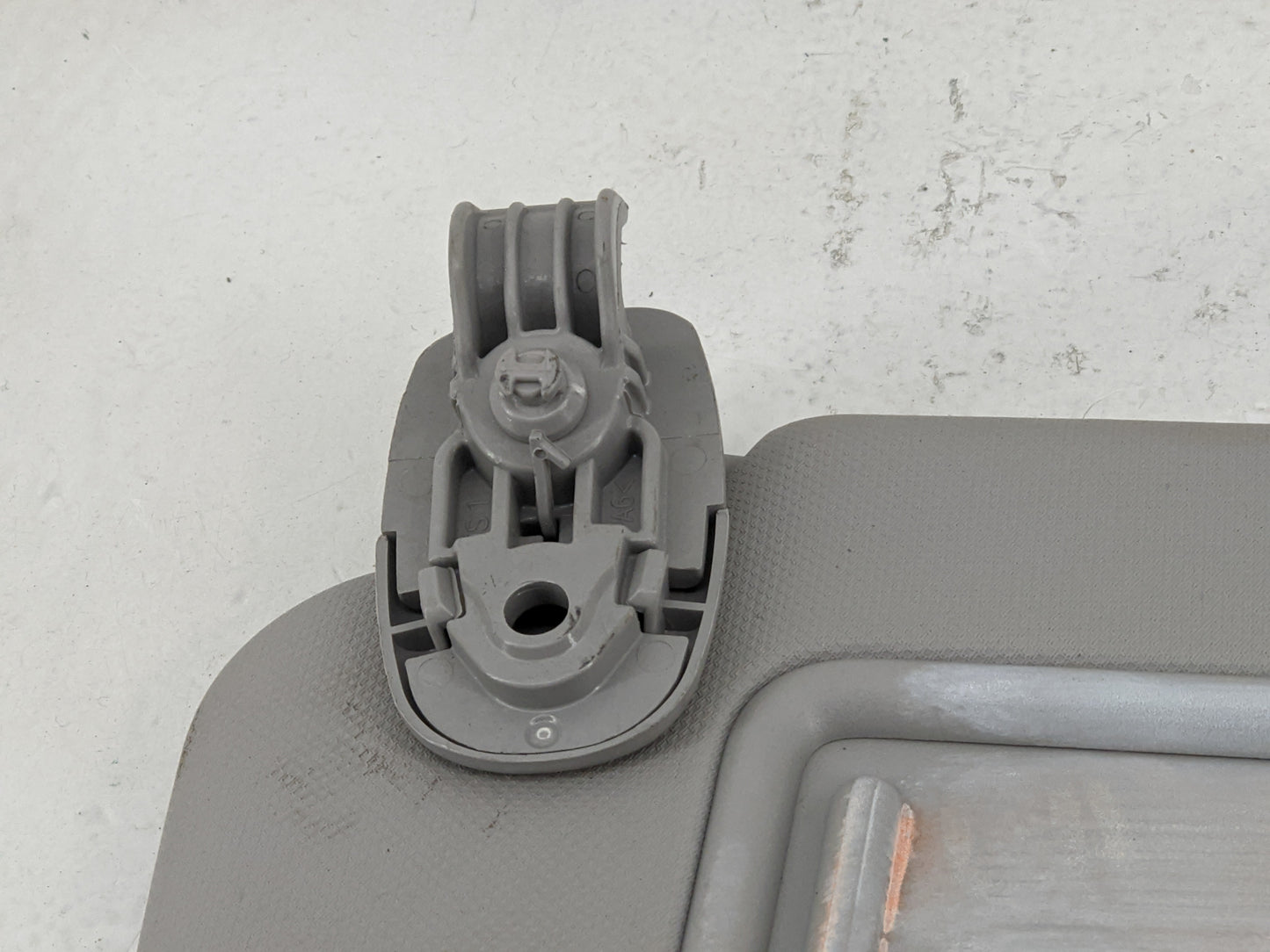 2018-2021 Hyundai Kona Sun Visor Shade Replacement Driver Left Mirror Fits Fits 2018 2019 2020 2021 OEM Used Auto Parts - Oe