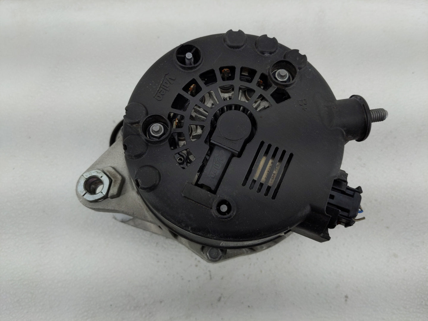 2018-2021 Hyundai Kona Alternator Replacement Generator Charging Assembly Engine OEM P/N:37300-2E821 Fits OEM Used Auto Part
