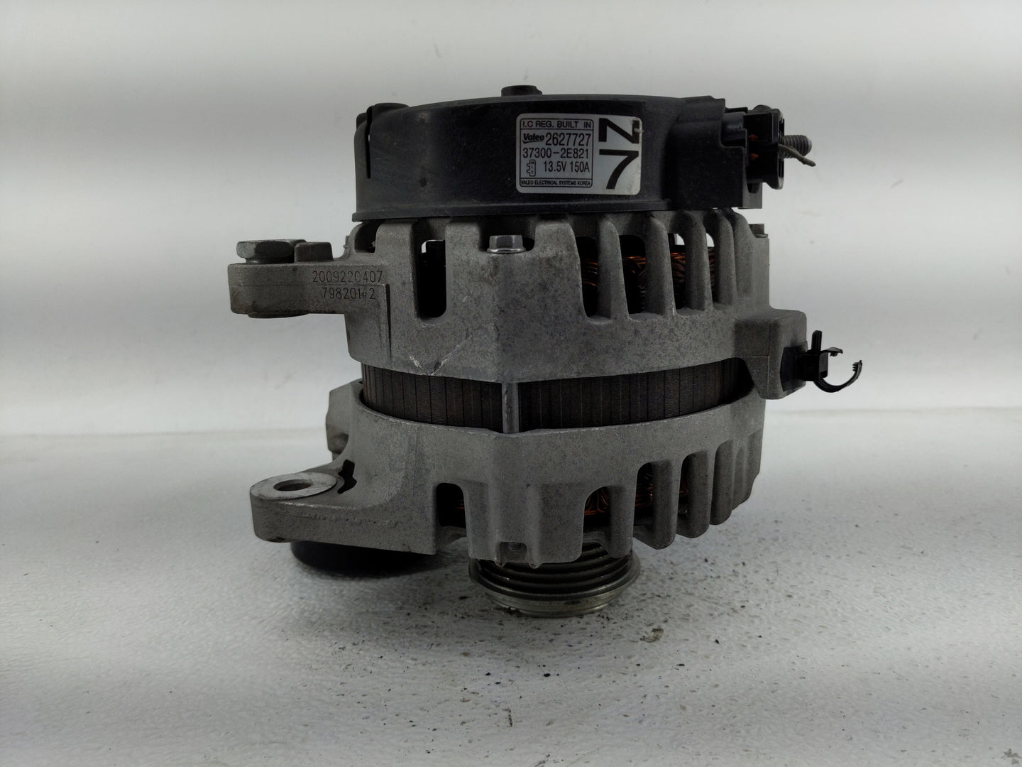 2018-2021 Hyundai Kona Alternator Replacement Generator Charging Assembly Engine OEM P/N:37300-2E821 Fits OEM Used Auto Part