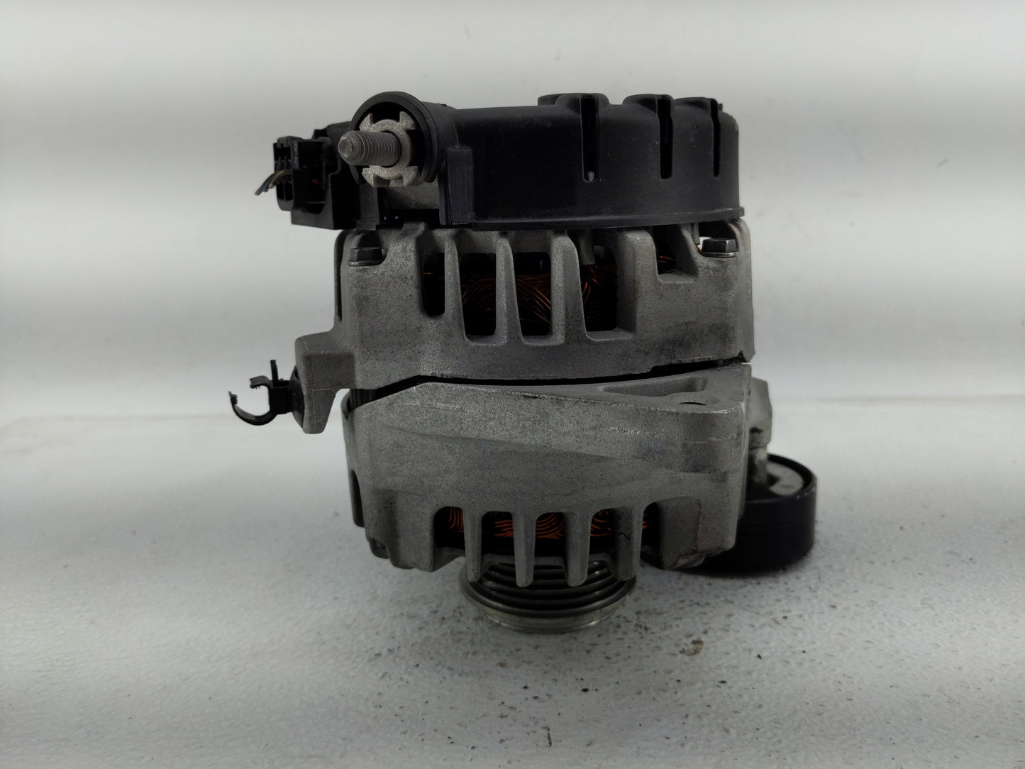 2018-2021 Hyundai Kona Alternator Replacement Generator Charging Assembly Engine OEM P/N:37300-2E821 Fits OEM Used Auto Part