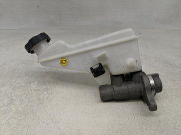 2018-2021 Hyundai Kona Brake Master Cylinder - Oemusedautoparts1.com