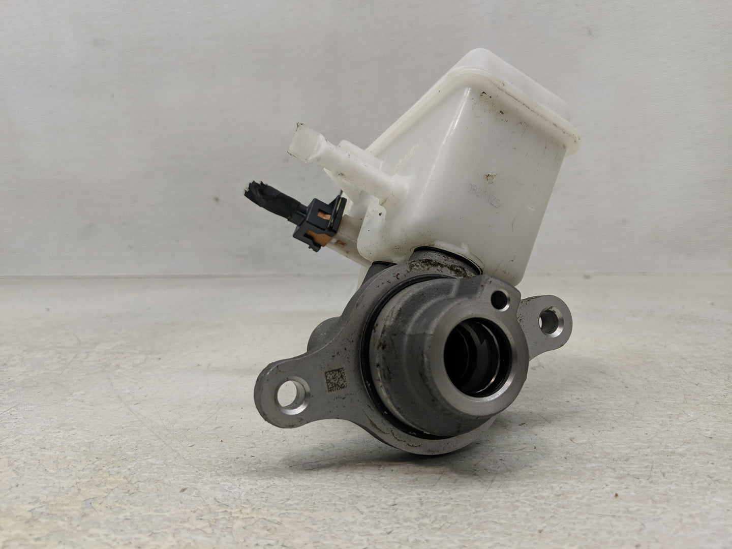 2018-2021 Hyundai Kona Brake Master Cylinder - Oemusedautoparts1.com