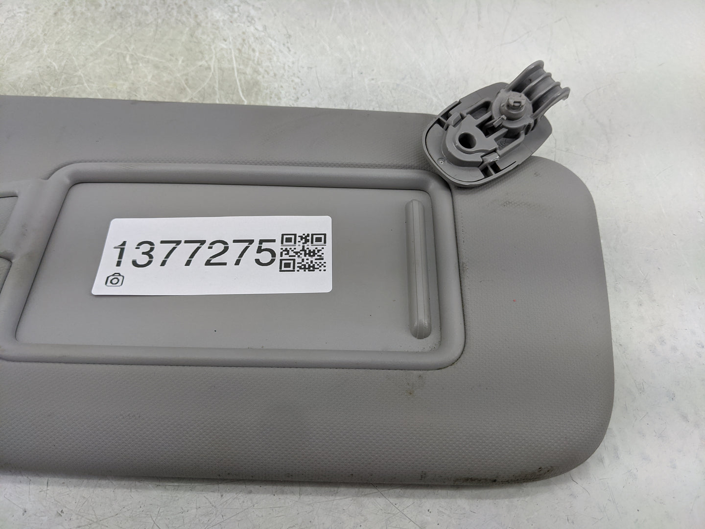 2018-2021 Hyundai Kona Sun Visor Shade Replacement Passenger Right Mirror Fits Fits 2018 2019 2020 2021 OEM Used Auto Parts 