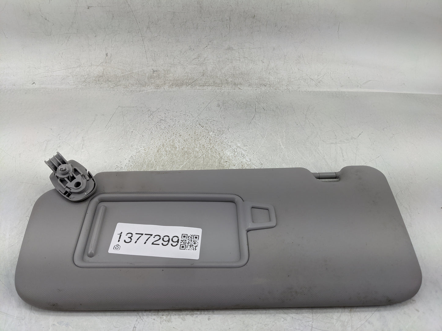 2018-2021 Hyundai Kona Sun Visor Shade Replacement Driver Left Mirror Fits Fits 2018 2019 2020 2021 OEM Used Auto Parts - Oe
