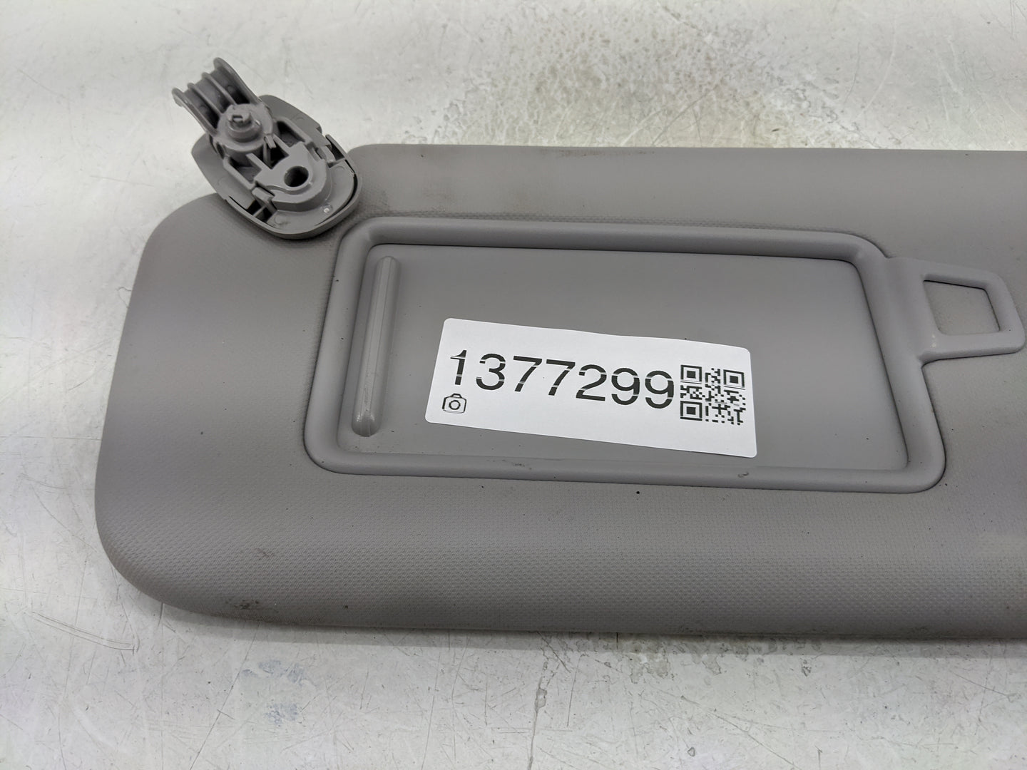2018-2021 Hyundai Kona Sun Visor Shade Replacement Driver Left Mirror Fits Fits 2018 2019 2020 2021 OEM Used Auto Parts - Oe