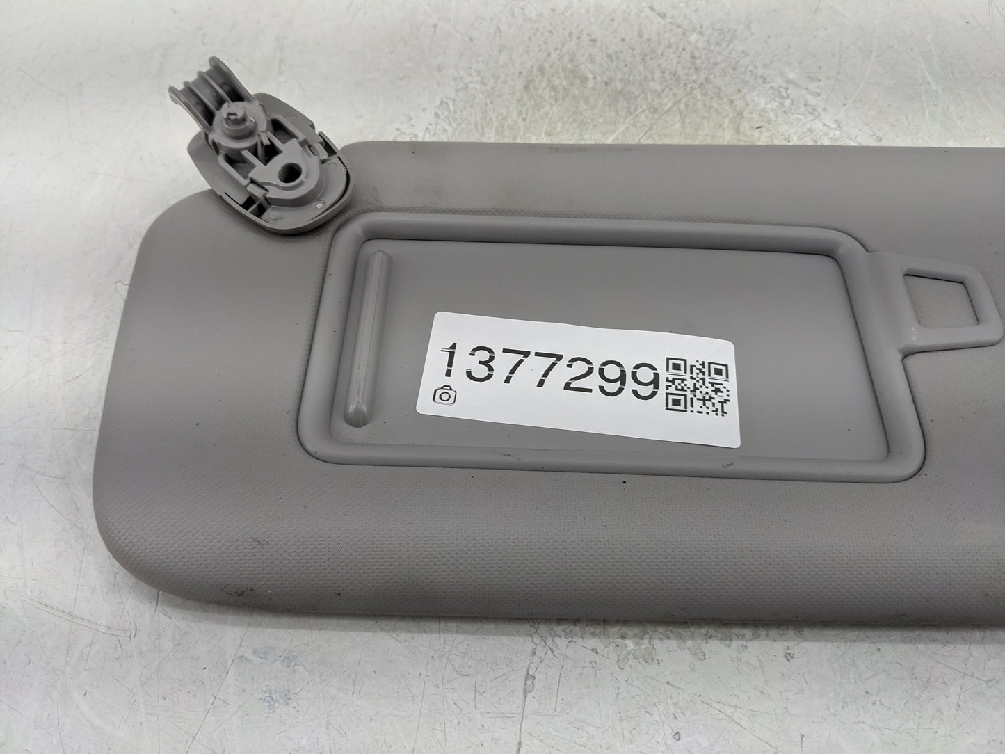 2018-2021 Hyundai Kona Sun Visor Shade Replacement Driver Left Mirror Fits Fits 2018 2019 2020 2021 OEM Used Auto Parts - Oe