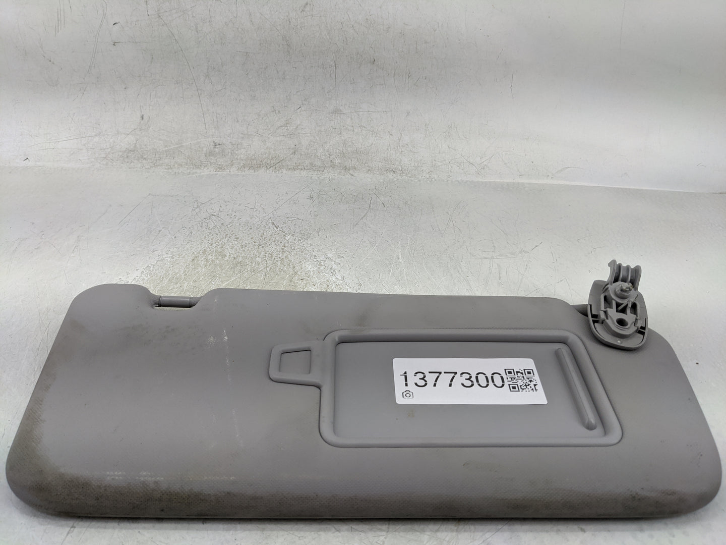 2018-2021 Hyundai Kona Sun Visor Shade Replacement Passenger Right Mirror Fits Fits 2018 2019 2020 2021 OEM Used Auto Parts 