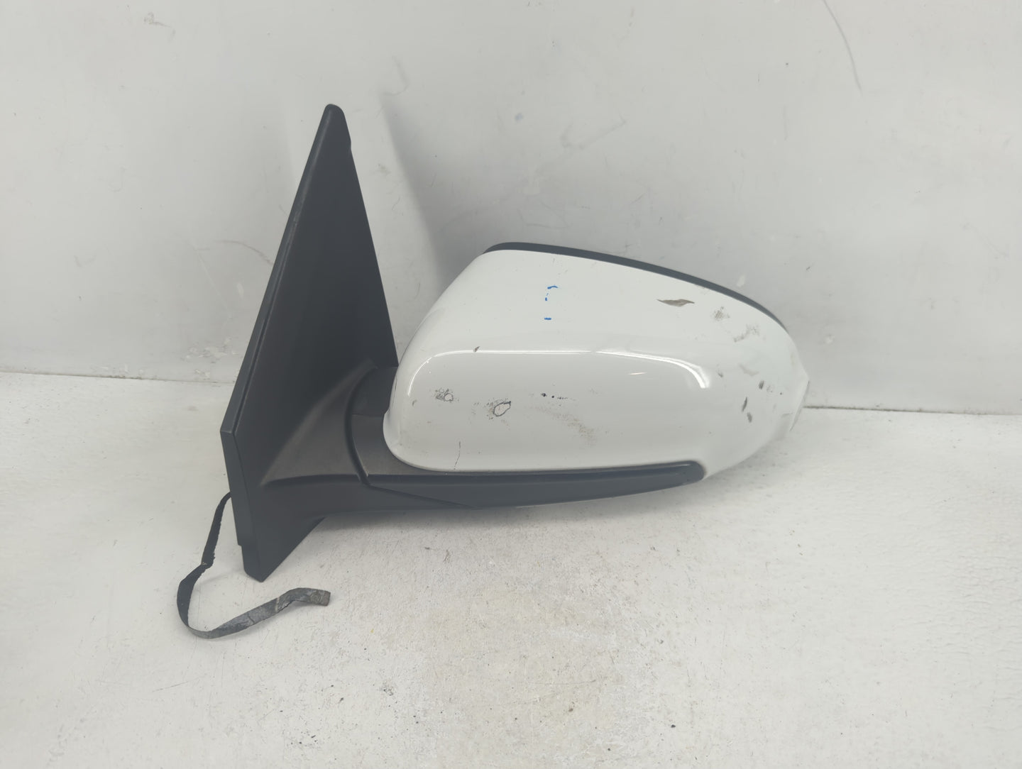 2018-2021 Hyundai Kona Driver Side View Mirror - Left Door Mirror OEM Used - Oemusedautoparts1.com