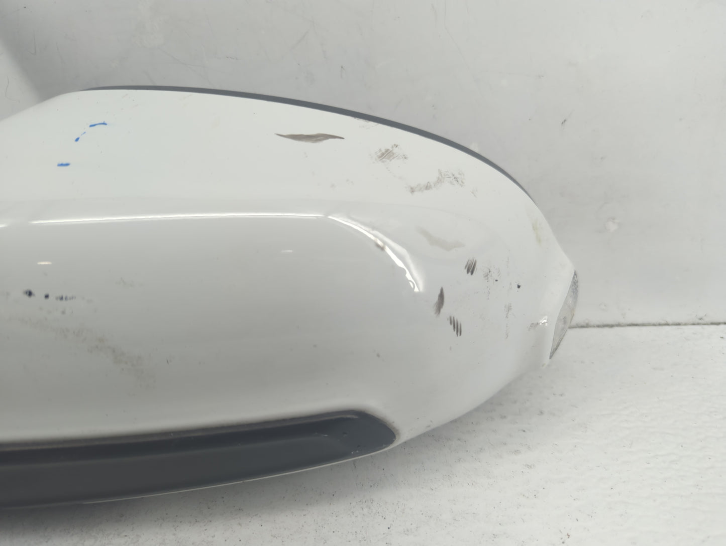2018-2021 Hyundai Kona Driver Side View Mirror - Left Door Mirror OEM Used - Oemusedautoparts1.com