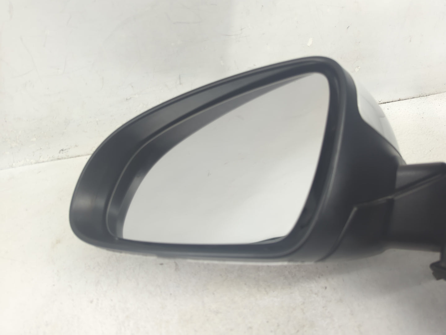 2018-2021 Hyundai Kona Driver Side View Mirror - Left Door Mirror OEM Used - Oemusedautoparts1.com