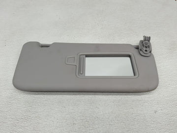 2018-2021 Hyundai Kona Sun Visor Shade Replacement Passenger Right Mirror Fits Fits 2018 2019 2020 2021 OEM Used Auto Parts 