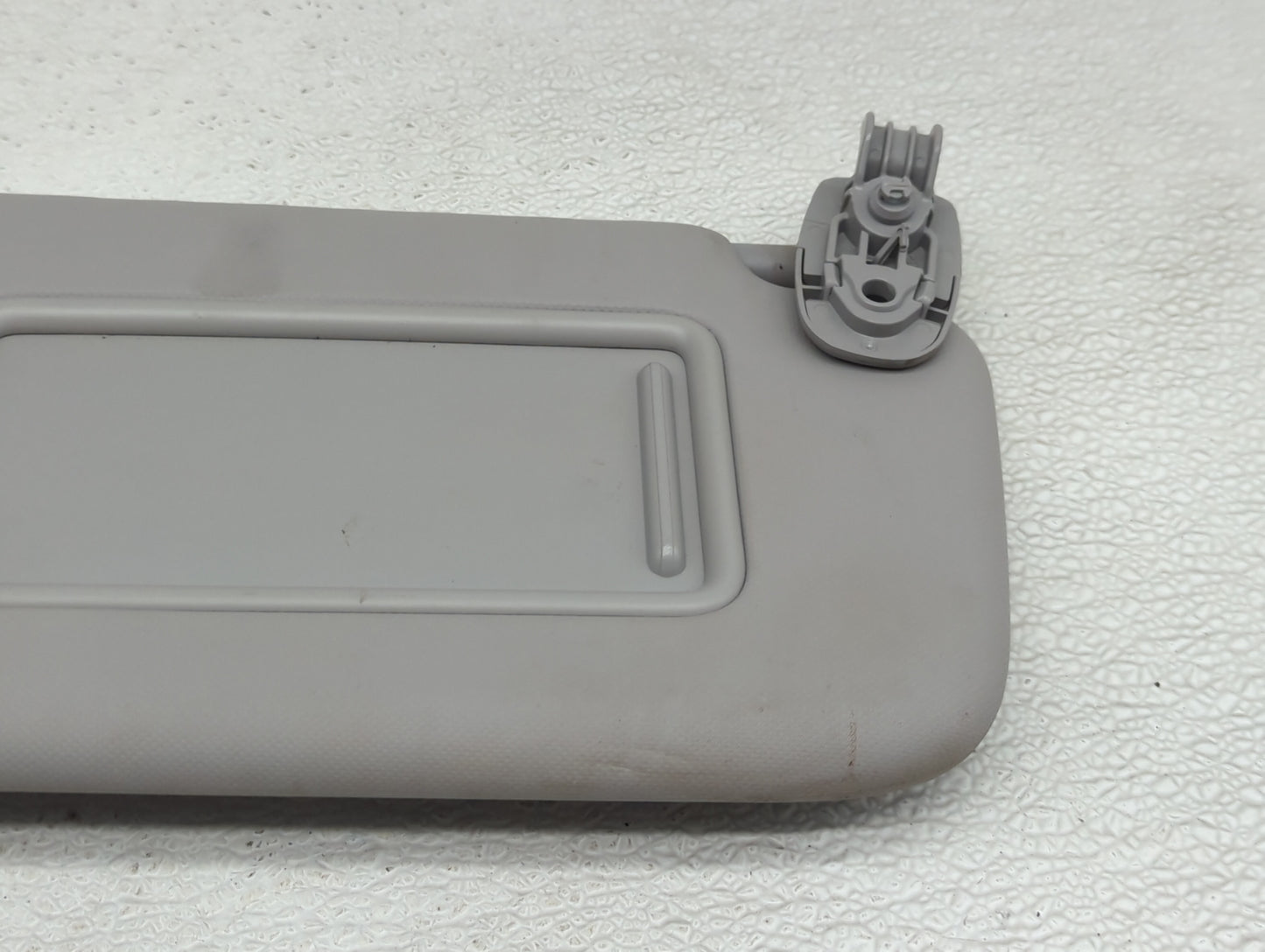 2018-2021 Hyundai Kona Sun Visor Shade Replacement Passenger Right Mirror Fits Fits 2018 2019 2020 2021 OEM Used Auto Parts 