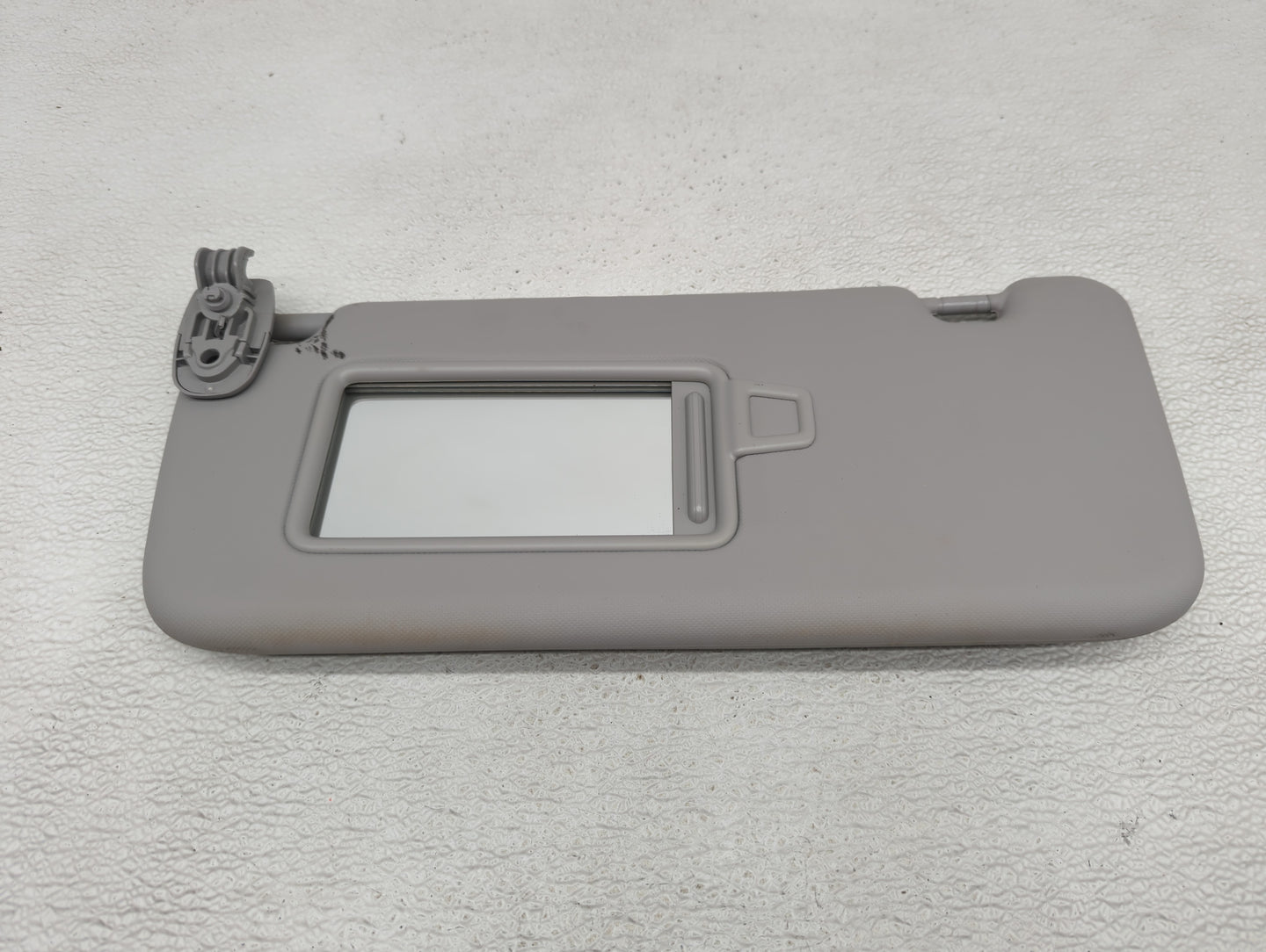 2018-2021 Hyundai Kona Sun Visor Shade Replacement Driver Left Mirror Fits Fits 2018 2019 2020 2021 OEM Used Auto Parts - Oe