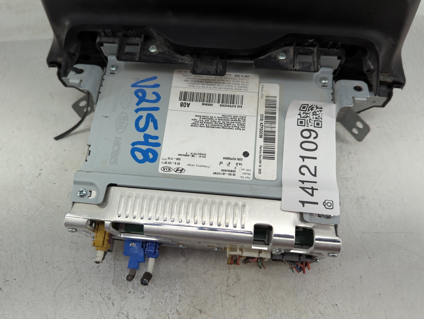 2018-2021 Hyundai Kona Radio AM FM Cd Player Receiver Replacement P/N:96160-J9160TMT Fits Fits 2018 2019 2020 2021 OEM Used 