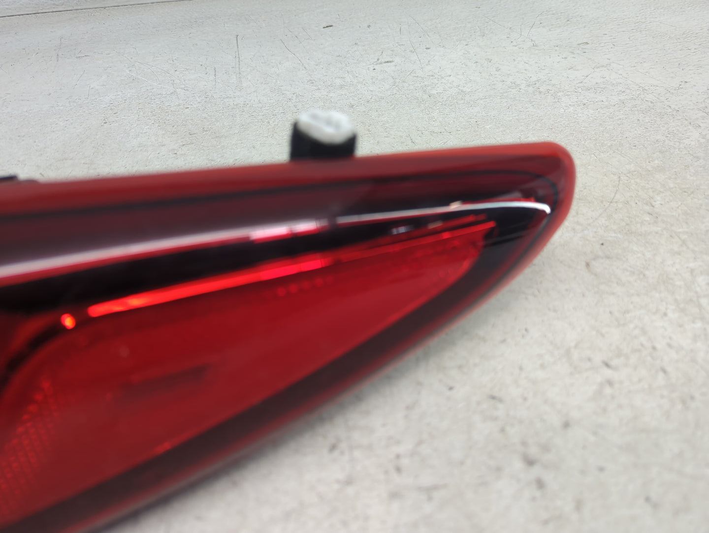 2018-2021 Hyundai Kona Tail Light Assembly Passenger Right OEM P/N:92402J9110 Fits Fits 2018 2019 2020 2021 OEM Used Auto Pa
