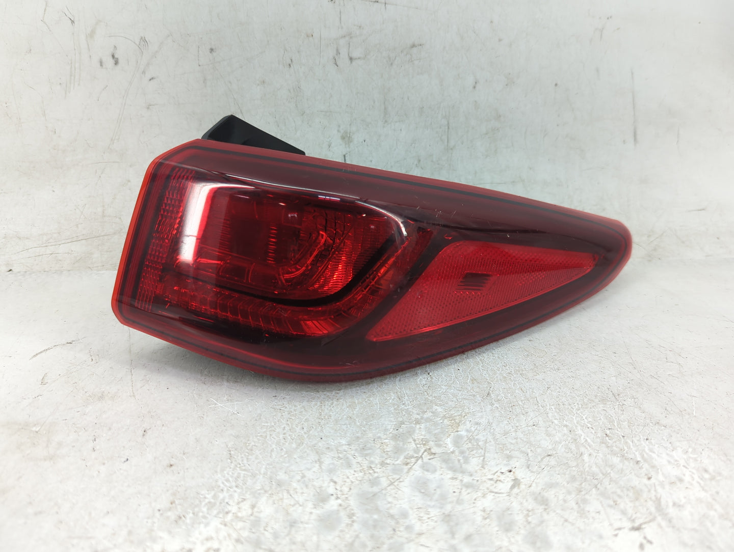 2018-2021 Hyundai Kona Tail Light Assembly Passenger Right OEM P/N:92402J9010 Fits Fits 2018 2019 2020 2021 OEM Used Auto Pa