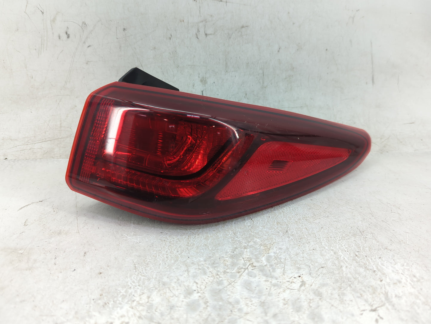 2018-2021 Hyundai Kona Tail Light Assembly Passenger Right OEM P/N:92402J9010 Fits Fits 2018 2019 2020 2021 OEM Used Auto Pa