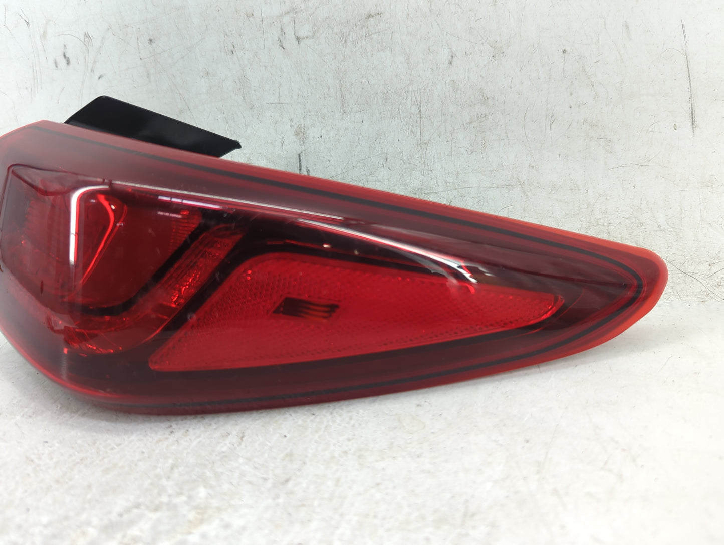 2018-2021 Hyundai Kona Tail Light Assembly Passenger Right OEM P/N:92402J9010 Fits Fits 2018 2019 2020 2021 OEM Used Auto Pa