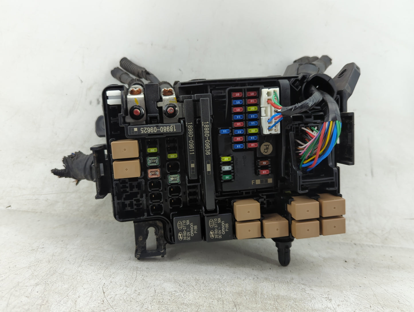 2018-2021 Hyundai Kona Fusebox Fuse Box Panel Relay Module P/N:91228-J9861 Fits Fits 2018 2019 2020 2021 OEM Used Auto Parts