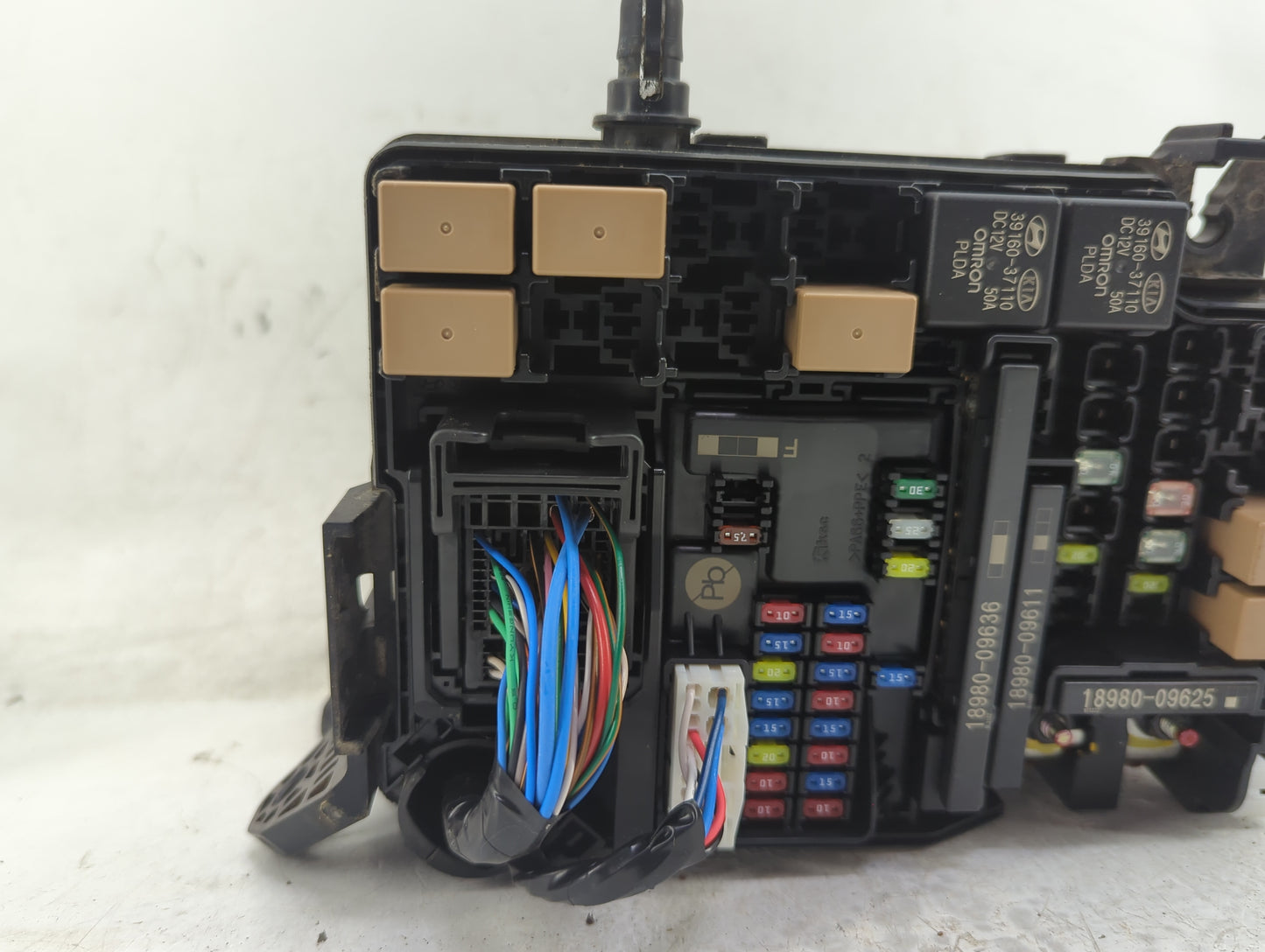 2018-2021 Hyundai Kona Fusebox Fuse Box Panel Relay Module P/N:91229-J9511 Fits Fits 2018 2019 2020 2021 OEM Used Auto Parts
