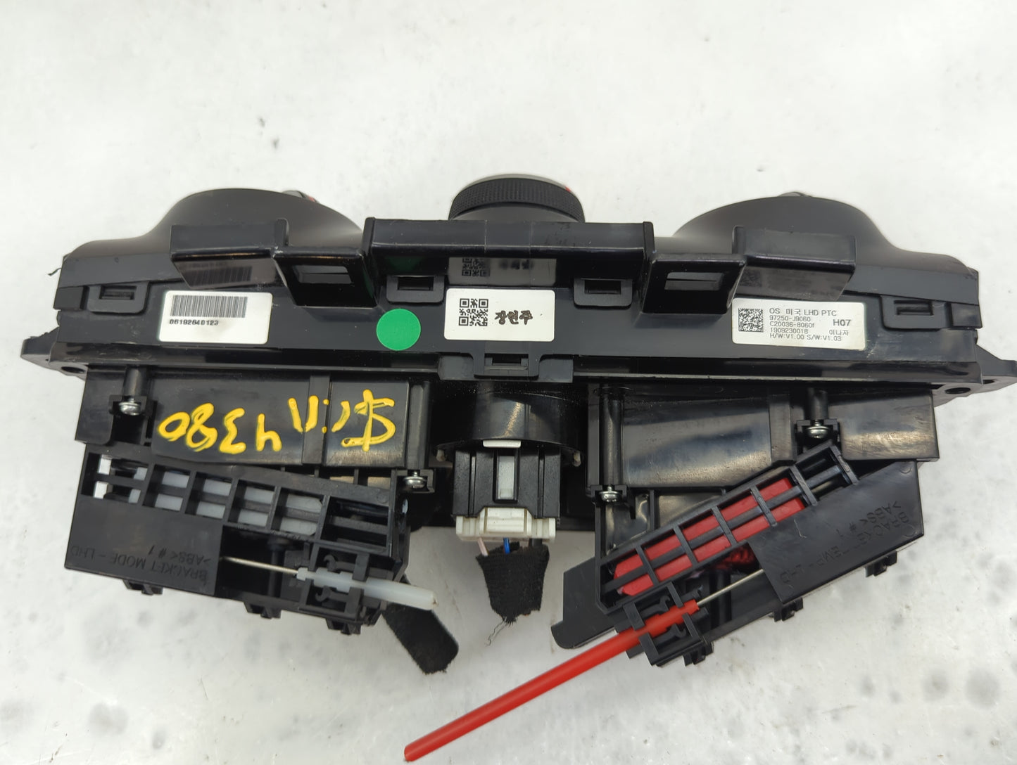 2018-2021 Hyundai Kona Climate Control Module Temperature AC/Heater Replacement P/N:97250-J9070 Fits Fits 2018 2019 2020 202
