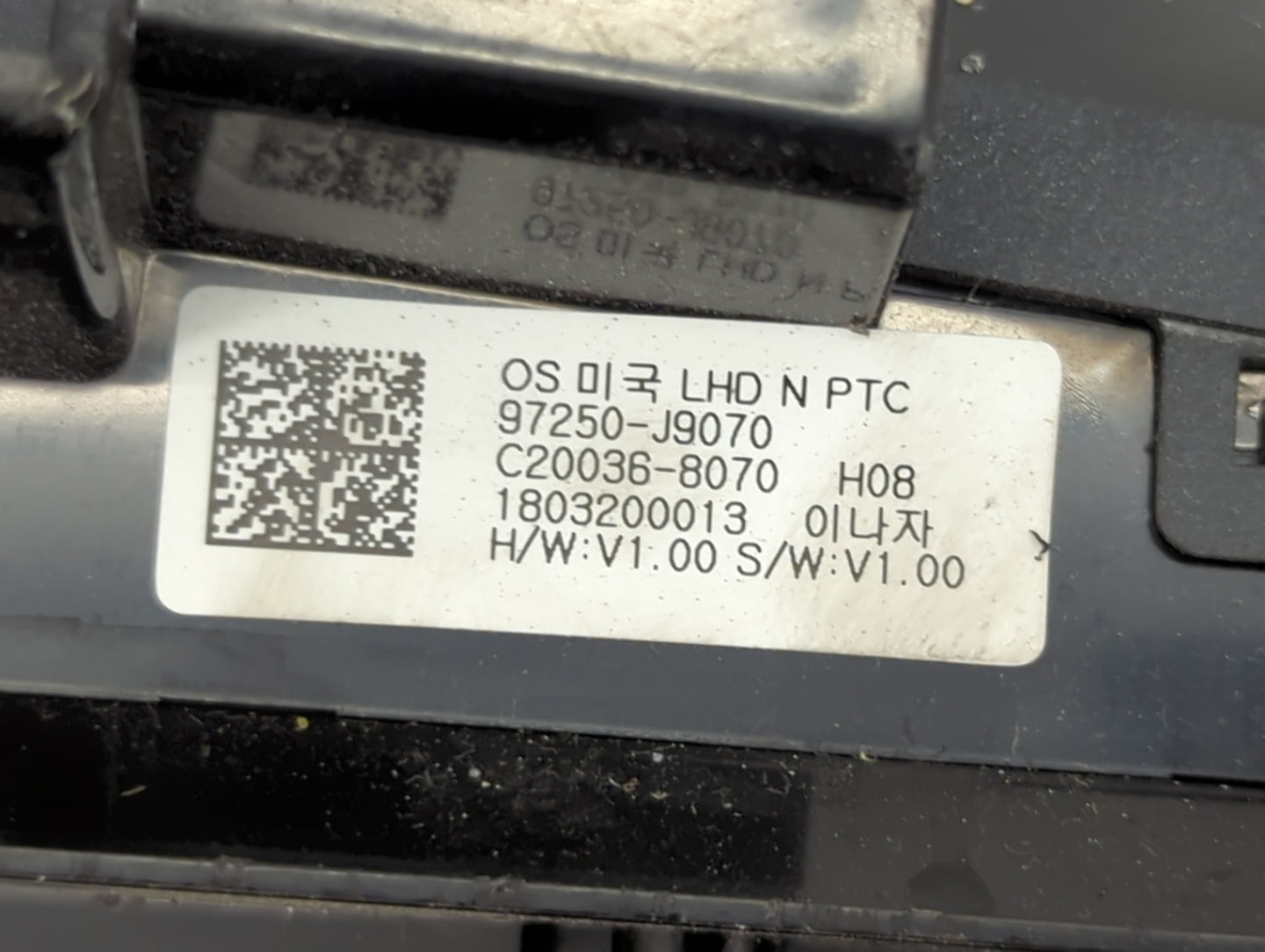 2018-2021 Hyundai Kona Climate Control Module Temperature AC/Heater Replacement P/N:97250-J9070 Fits Fits 2018 2019 2020 202