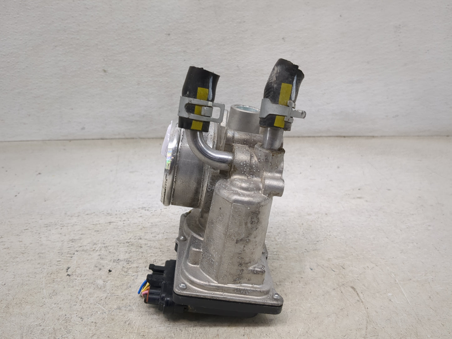 2018-2021 Hyundai Kona Throttle Body P/N:35100-2B340 Fits Fits 2015 2016 2017 2018 2019 2020 2021 2022 OEM Used Auto Parts -