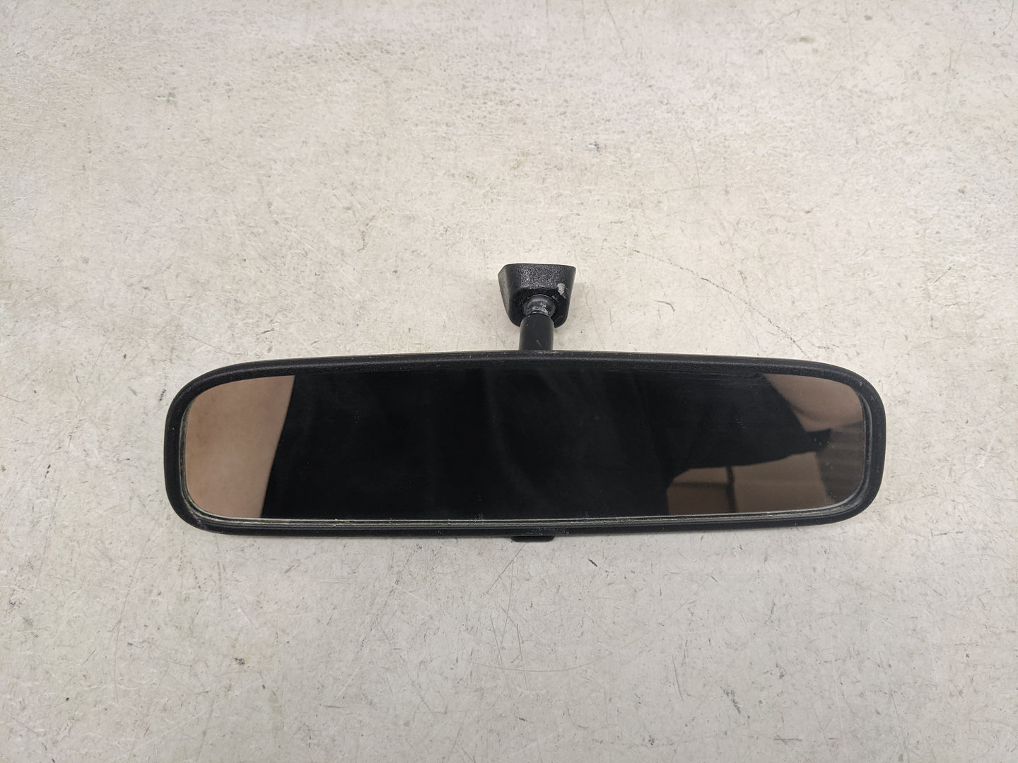 2021 Hyundai Kona Interior Rear View Mirror Replacement OEM P/N:E13048848 Fits OEM Used Auto Parts - Oemusedautoparts1.com
