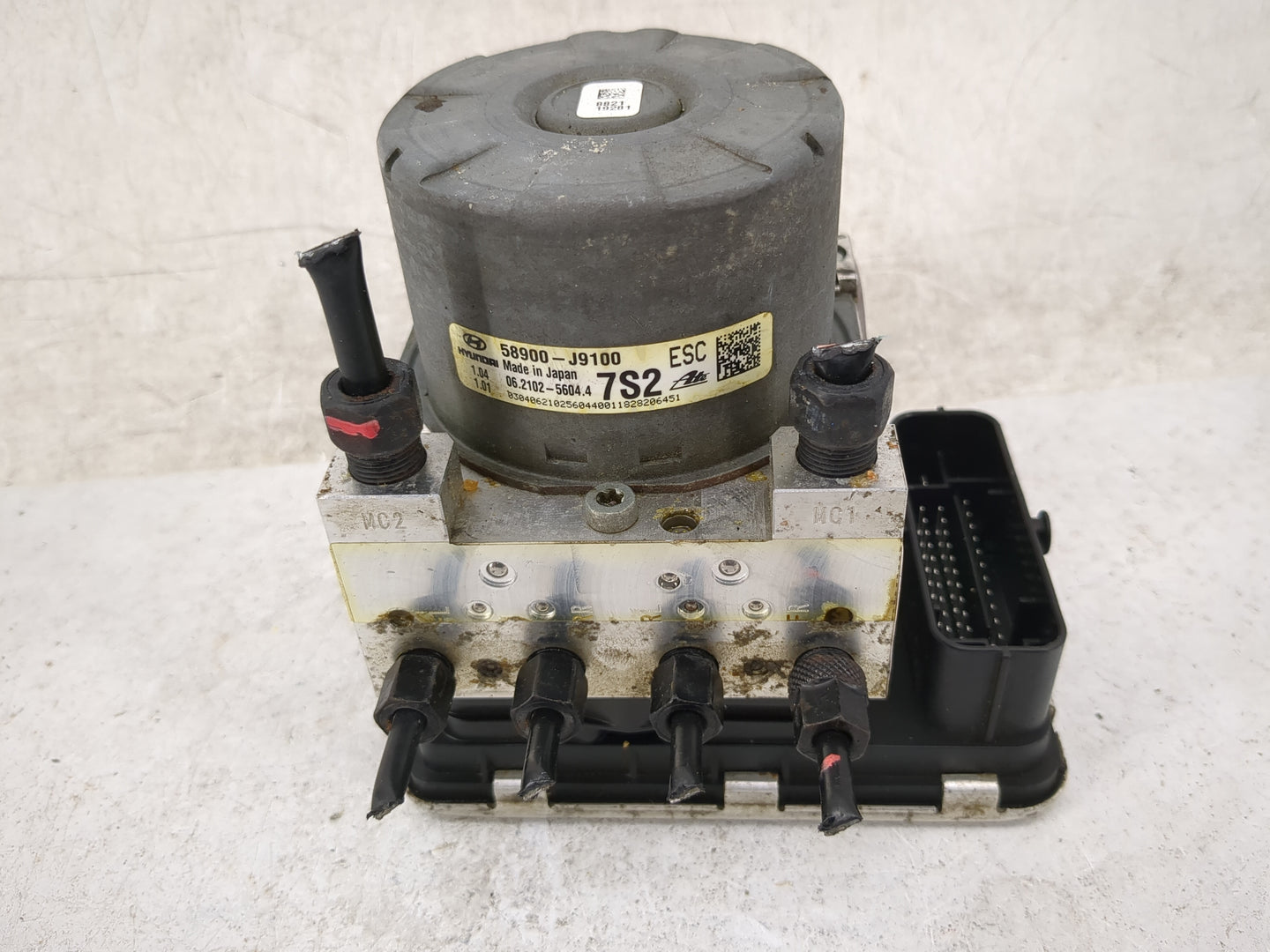 2018-2021 Hyundai Kona ABS Pump Control Module Replacement P/N:58900-J9100 06.2102-5604.4 Fits Fits 2018 2019 2020 2021 OEM 