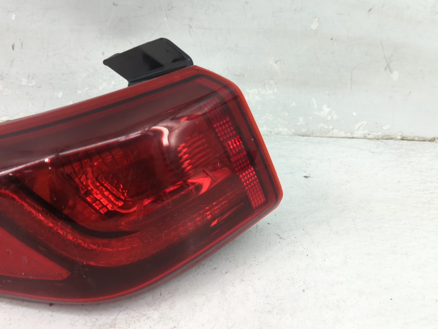 2018-2021 Hyundai Kona Tail Light Assembly Driver Left OEM P/N:92401J9010 Fits Fits 2018 2019 2020 2021 OEM Used Auto Parts 