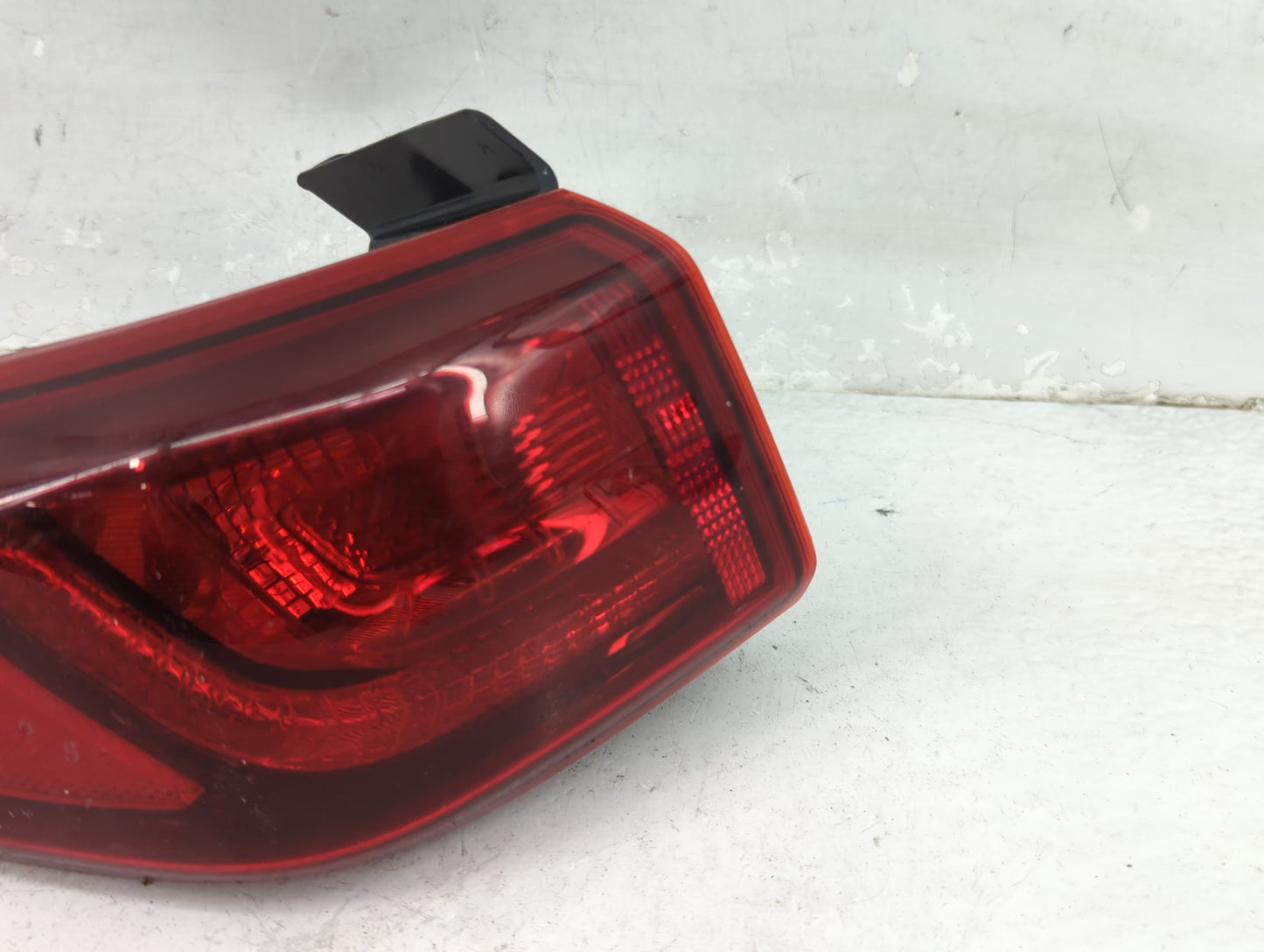 2018-2021 Hyundai Kona Tail Light Assembly Driver Left OEM P/N:92401J9010 Fits Fits 2018 2019 2020 2021 OEM Used Auto Parts 