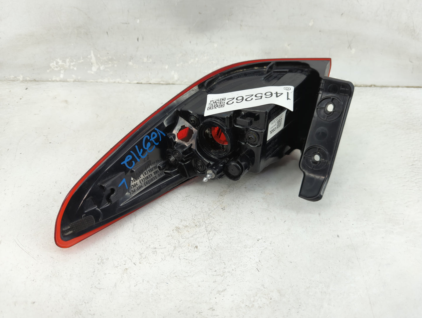 2018-2021 Hyundai Kona Tail Light Assembly Driver Left OEM P/N:92401J9010 Fits Fits 2018 2019 2020 2021 OEM Used Auto Parts 
