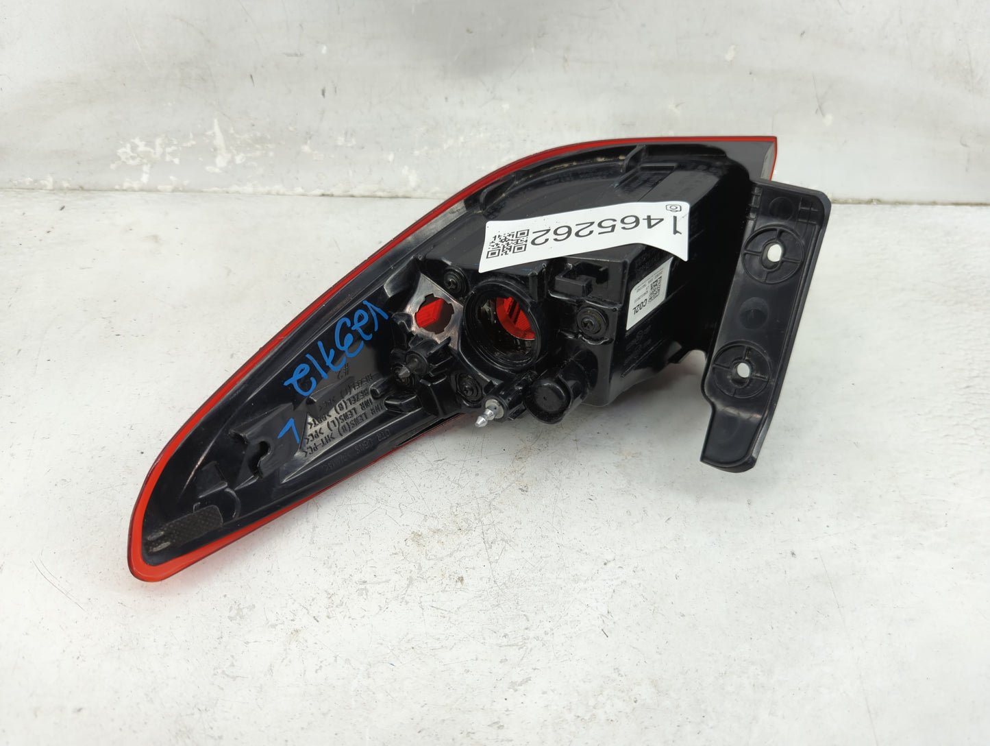 2018-2021 Hyundai Kona Tail Light Assembly Driver Left OEM P/N:92401J9010 Fits Fits 2018 2019 2020 2021 OEM Used Auto Parts 