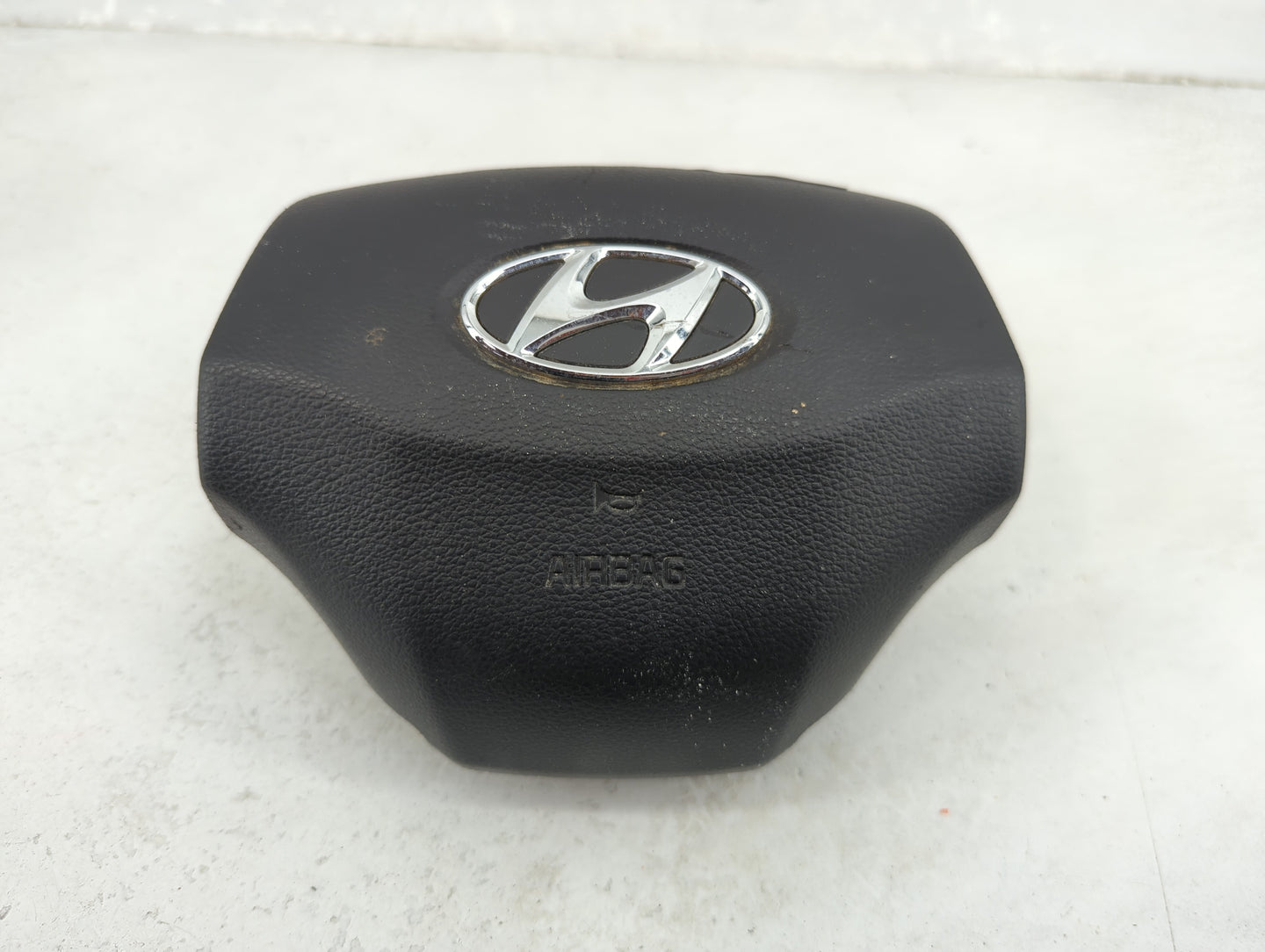 2018-2022 Hyundai Kona Air Bag Driver Left Steering Wheel Mounted - Oemusedautoparts1.com