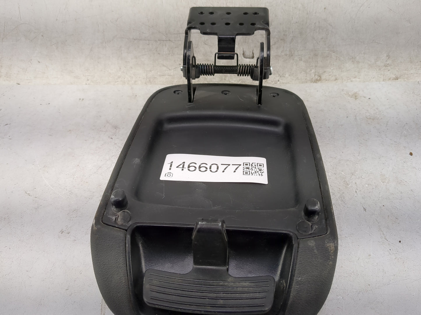 2021 Hyundai Kona Center Console Armrest Cover Lid Fits OEM Used Auto Parts - Oemusedautoparts1.com