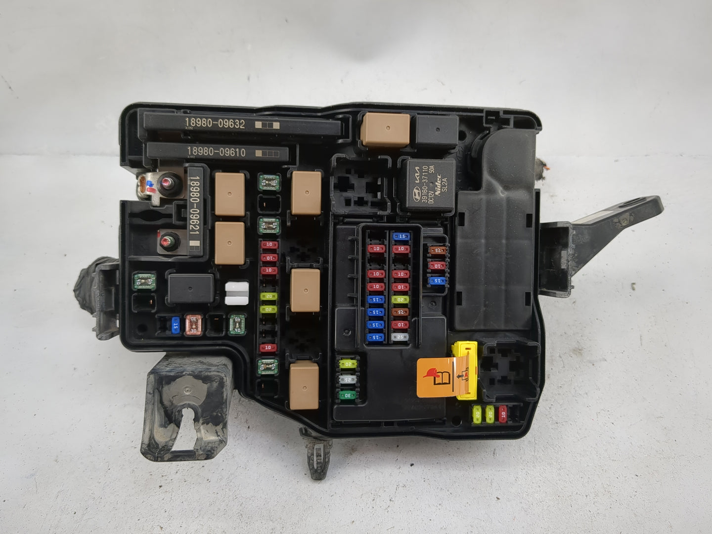 2018-2021 Hyundai Kona Fusebox Fuse Box Panel Relay Module P/N:91956-GI120 18980-09632, 18980-09610 Fits Fits 2018 2019 2020