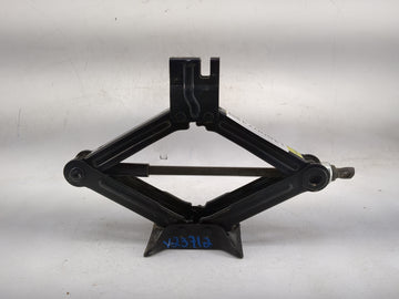 2021 Hyundai Kona Spare Scissor Car Jack Black 1480074 - Oemusedautoparts1.com