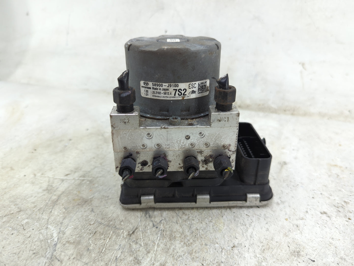 2018-2021 Hyundai Kona ABS Pump Control Module Replacement P/N:58900-J9100 35.2102-5612.4 Fits Fits 2018 2019 2020 2021 OEM 