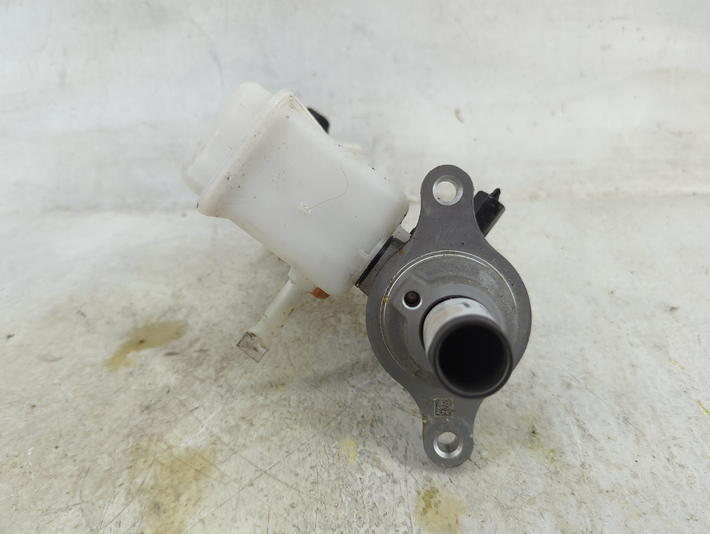 2018-2021 Hyundai Kona Brake Master Cylinder 1496681 - Oemusedautoparts1.com