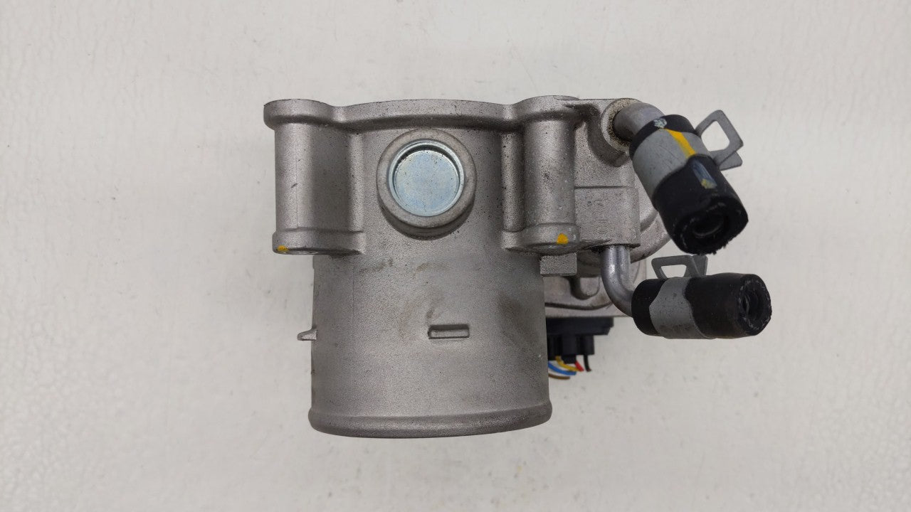 2018-2019 Hyundai Kona Throttle Body P/N:35100-2E400 Fits Fits 2012 2013 2014 2015 2016 2018 2019 OEM Used Auto Parts - Oemu