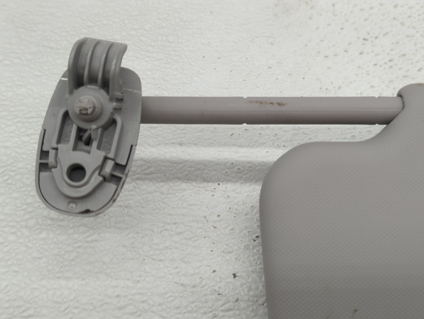 2018-2021 Hyundai Kona Sun Visor Shade Replacement Passenger Right Mirror Fits Fits 2018 2019 2020 2021 OEM Used Auto Parts 