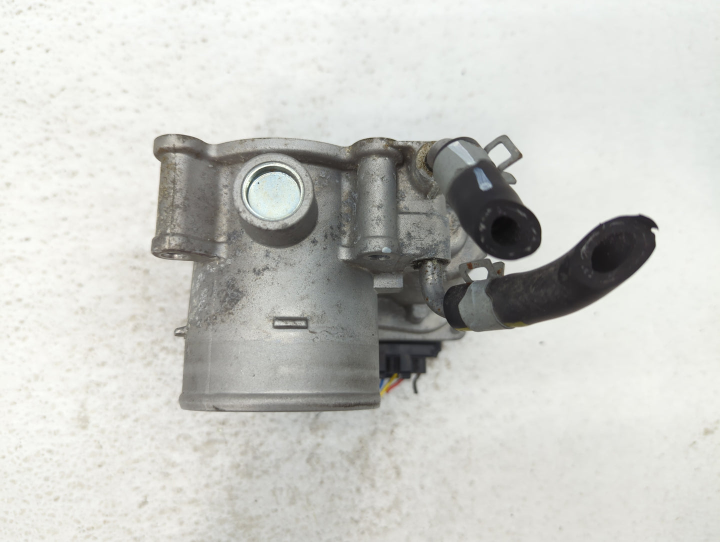 2018-2021 Hyundai Kona Throttle Body P/N:351000-2E400 Fits Fits 2012 2013 2014 2015 2016 2018 2019 2020 2021 OEM Used Auto P