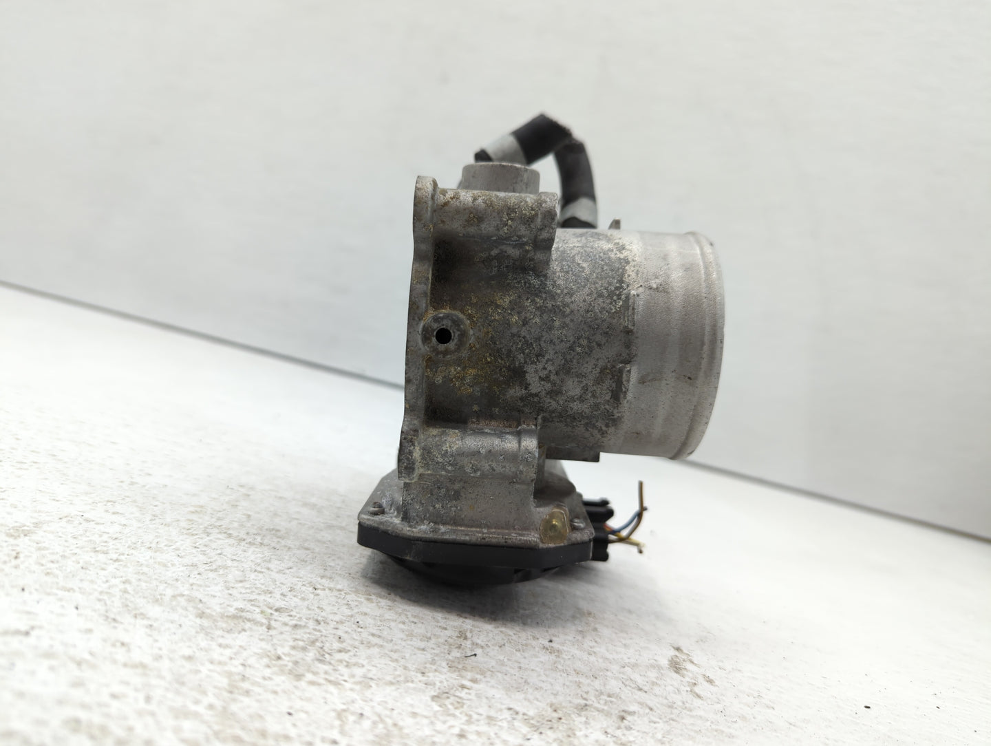 2018-2021 Hyundai Kona Throttle Body P/N:351000-2E400 Fits Fits 2012 2013 2014 2015 2016 2018 2019 2020 2021 OEM Used Auto P