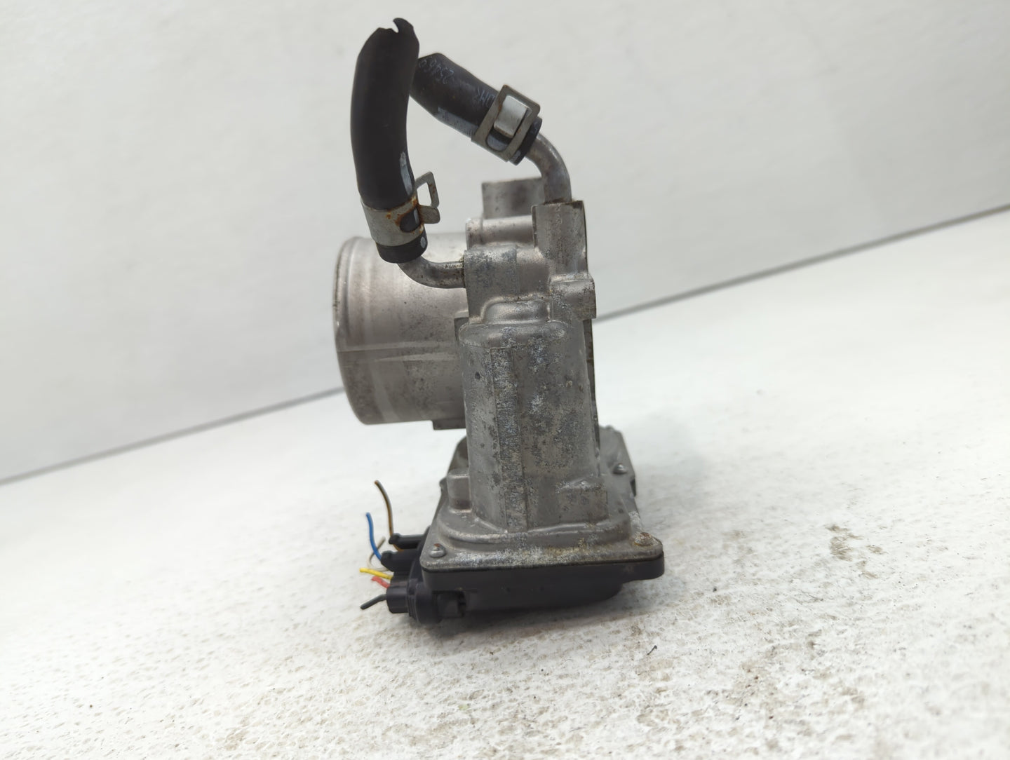 2018-2021 Hyundai Kona Throttle Body P/N:351000-2E400 Fits Fits 2012 2013 2014 2015 2016 2018 2019 2020 2021 OEM Used Auto P