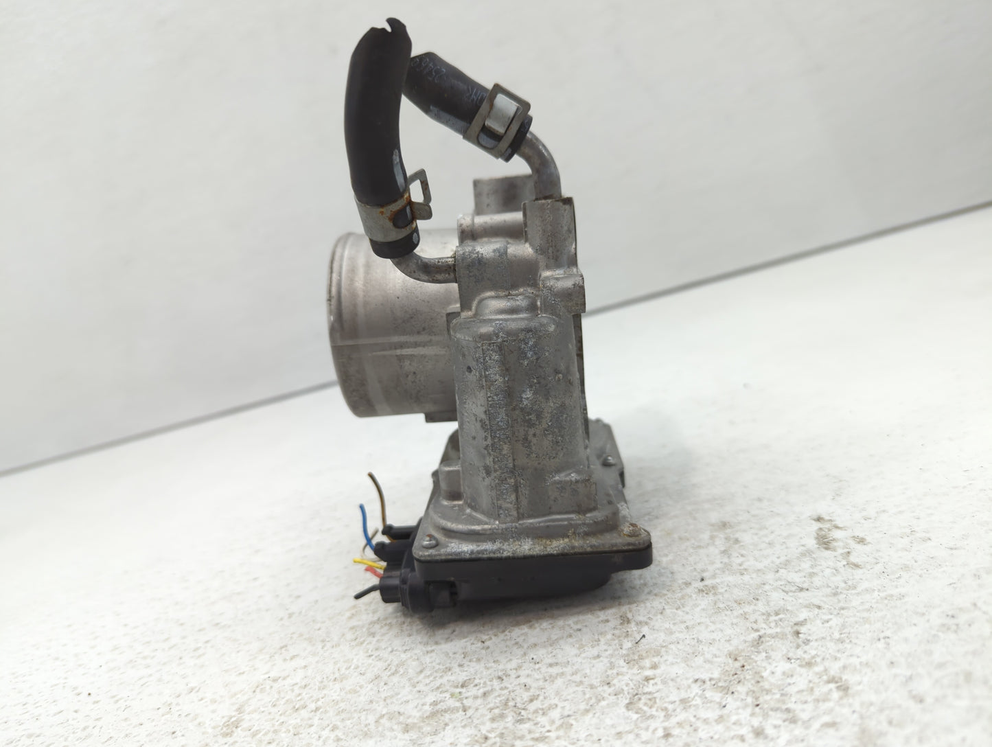 2018-2021 Hyundai Kona Throttle Body P/N:351000-2E400 Fits Fits 2012 2013 2014 2015 2016 2018 2019 2020 2021 OEM Used Auto P