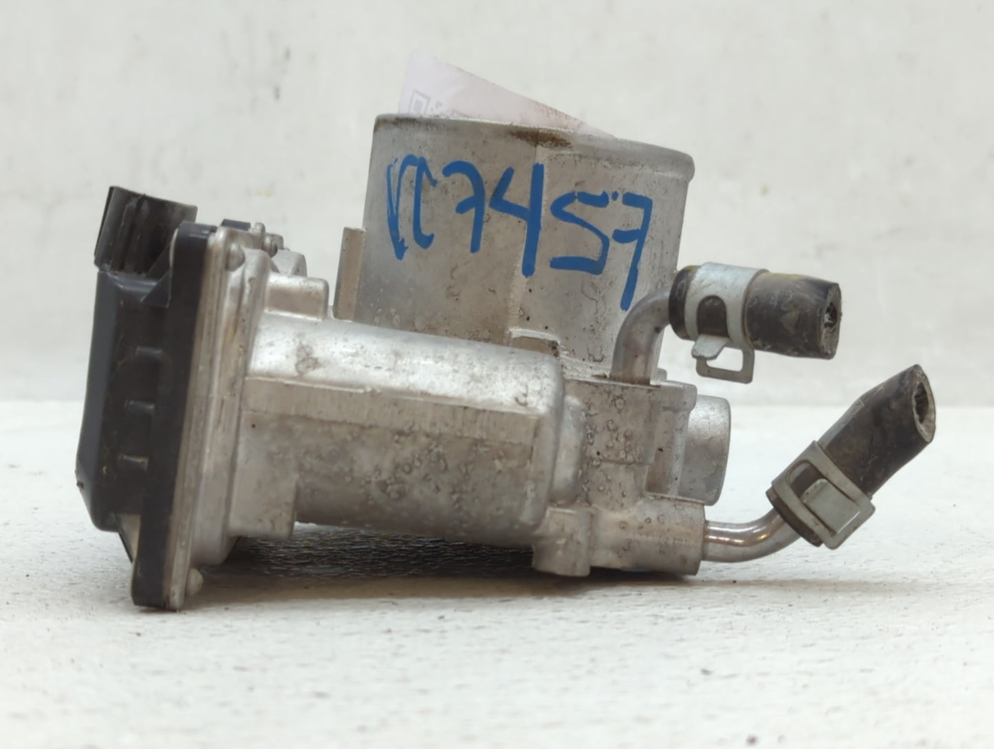 2018-2021 Hyundai Kona Throttle Body P/N:35100-2E400 Fits Fits 2012 2013 2014 2015 2016 2018 2019 2020 2021 OEM Used Auto Pa